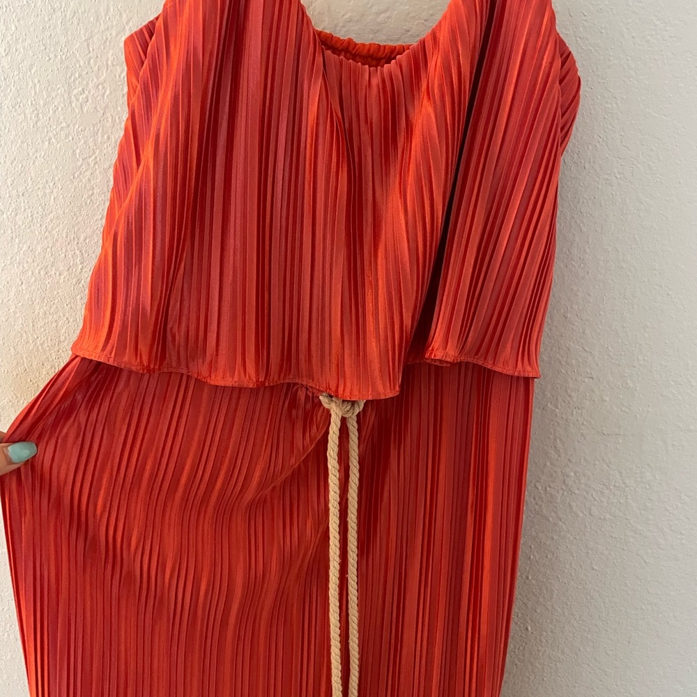 Dress - Picture 2 of 3